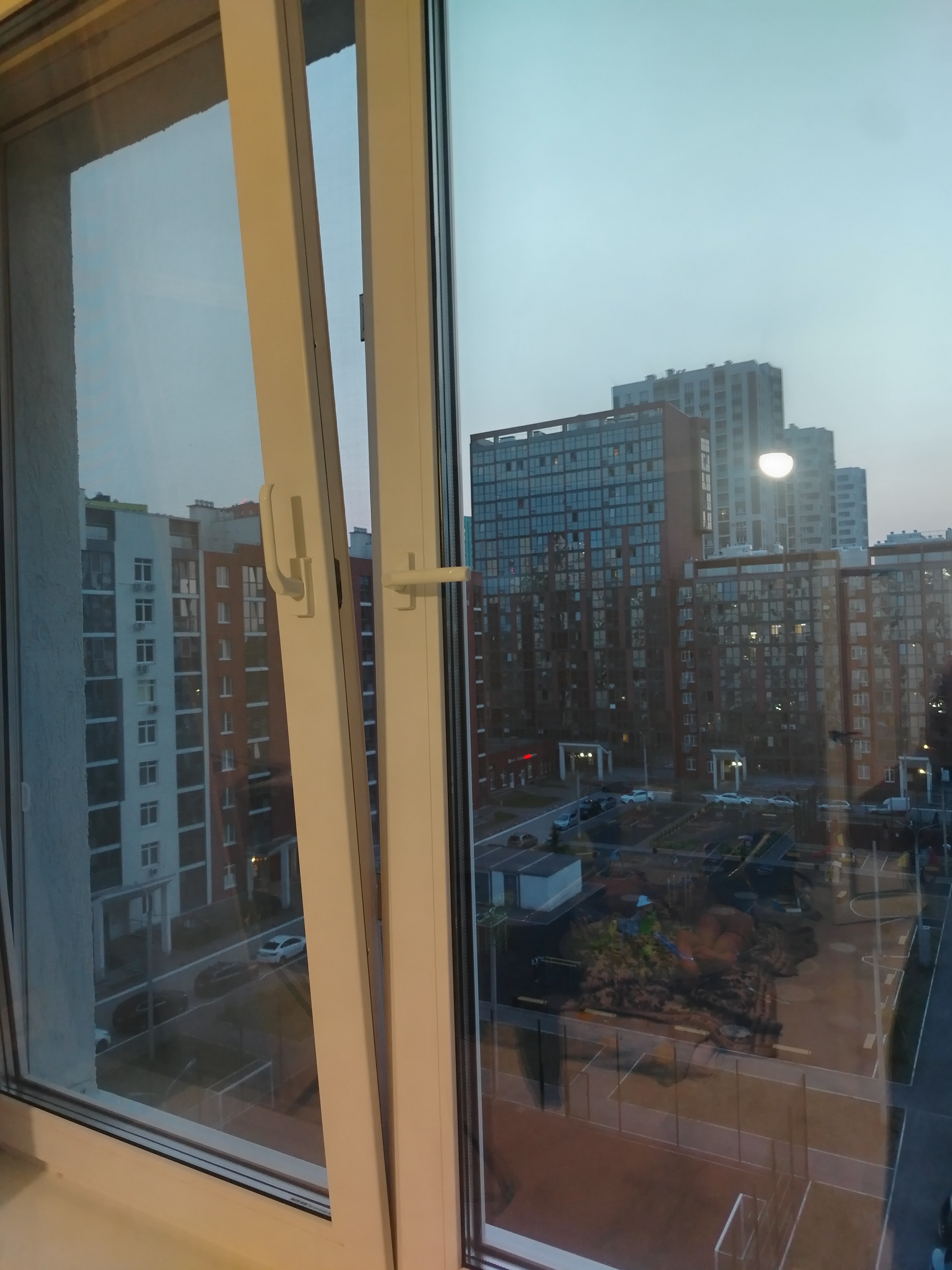 Окно Realit с расширенными створками фото